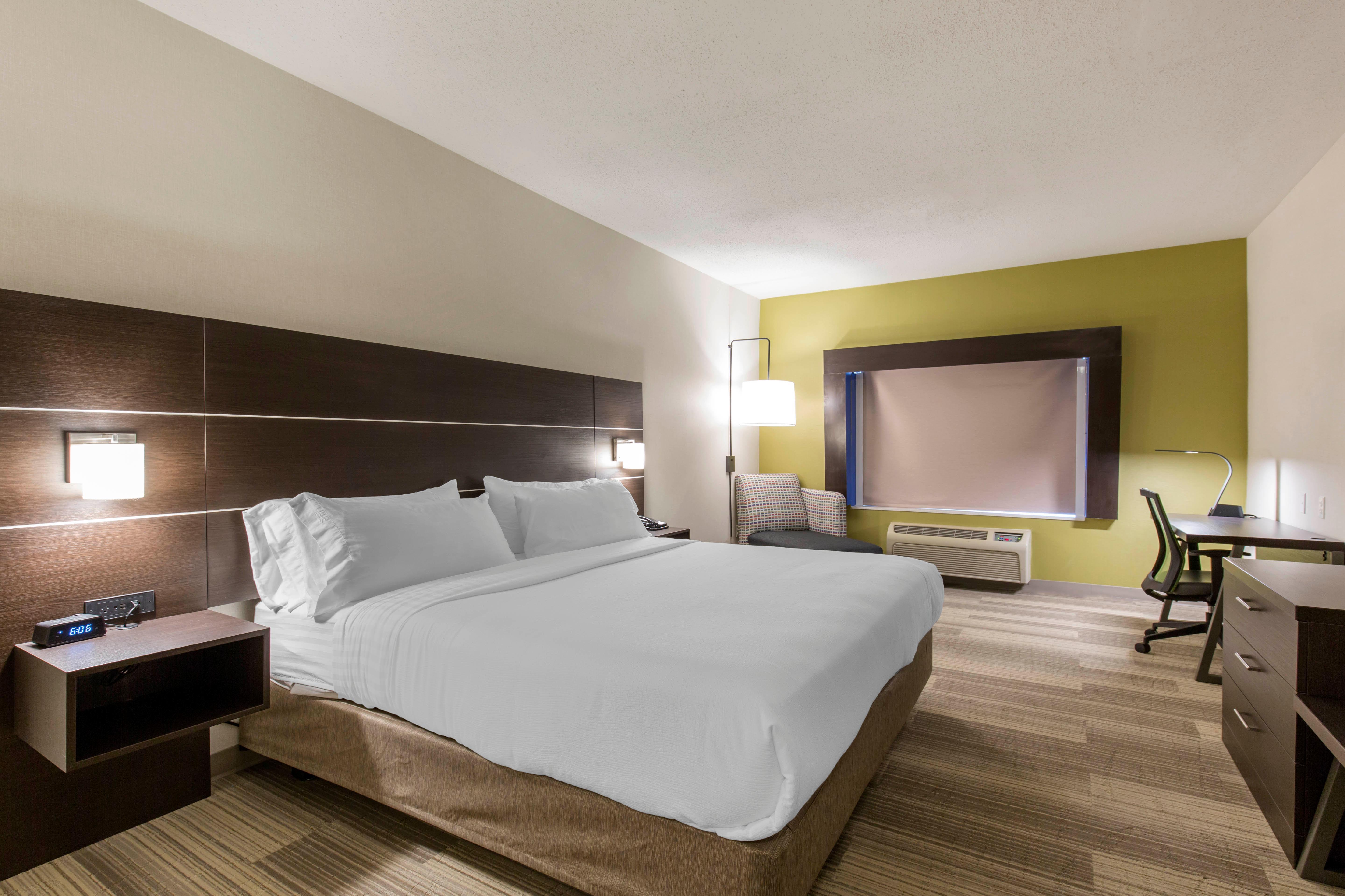 Holiday Inn Express And Suites Chicago West - St Charles By Ihg Saint Charles Exterior photo