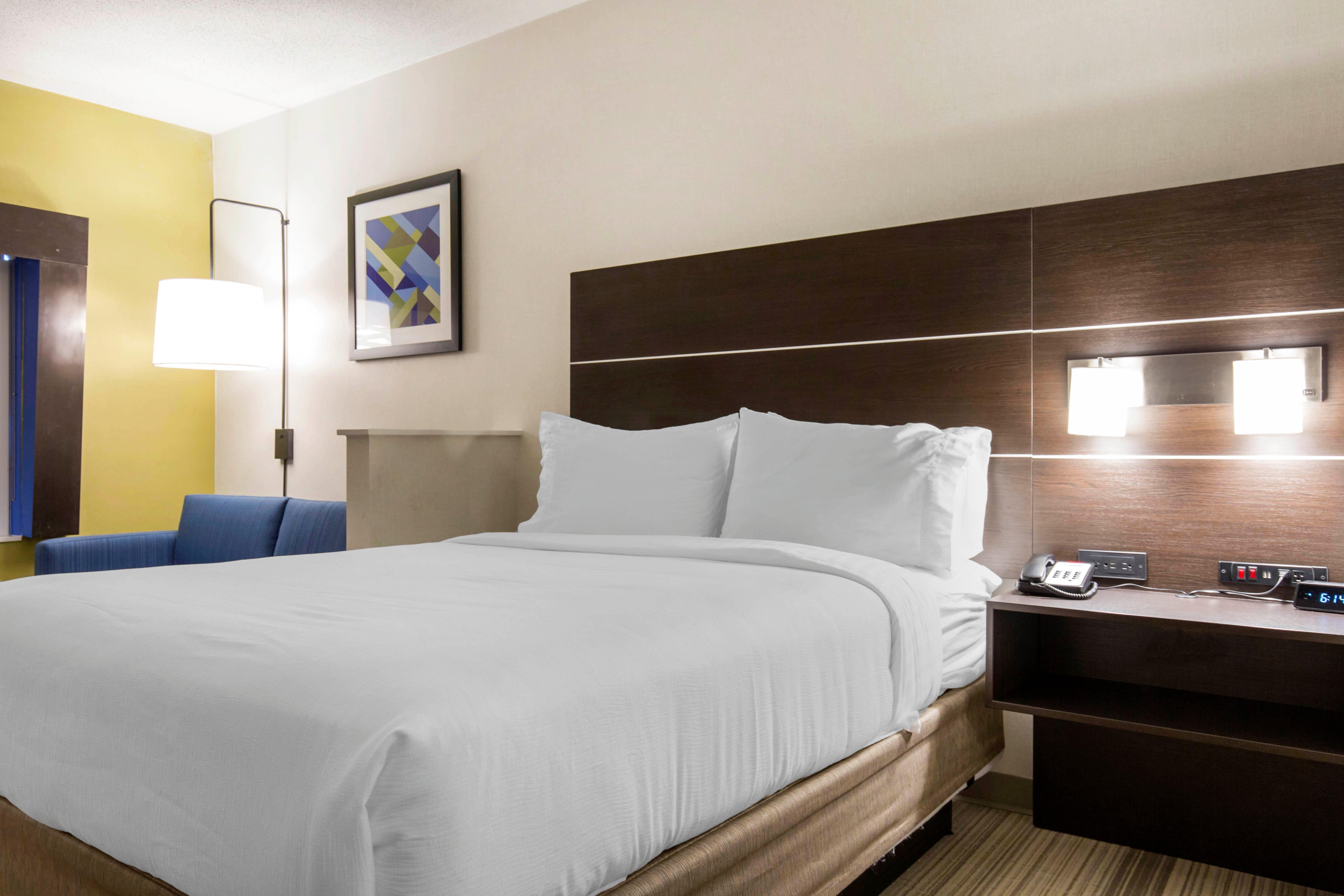 Holiday Inn Express And Suites Chicago West - St Charles By Ihg Saint Charles Exterior photo