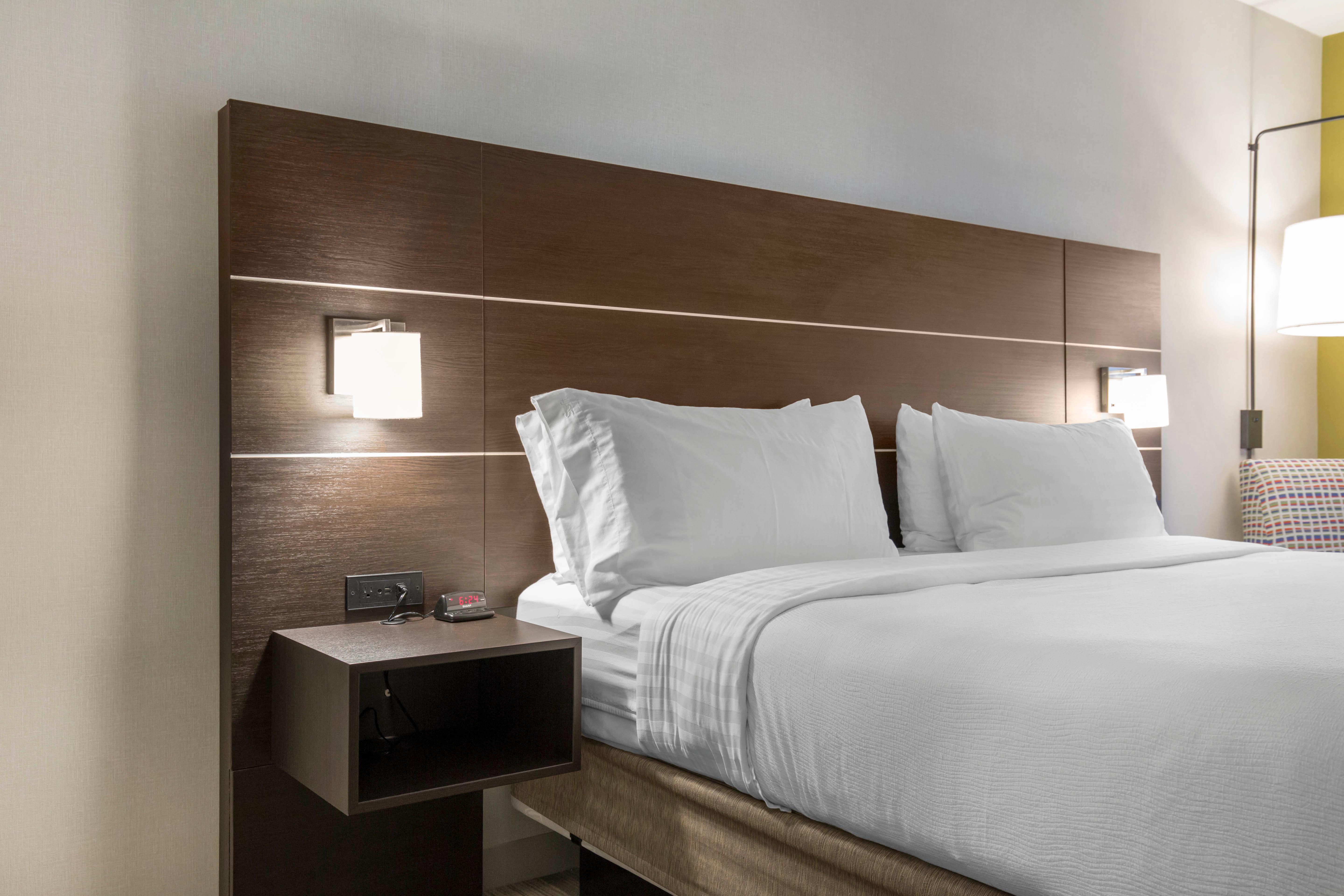 Holiday Inn Express And Suites Chicago West - St Charles By Ihg Saint Charles Exterior photo