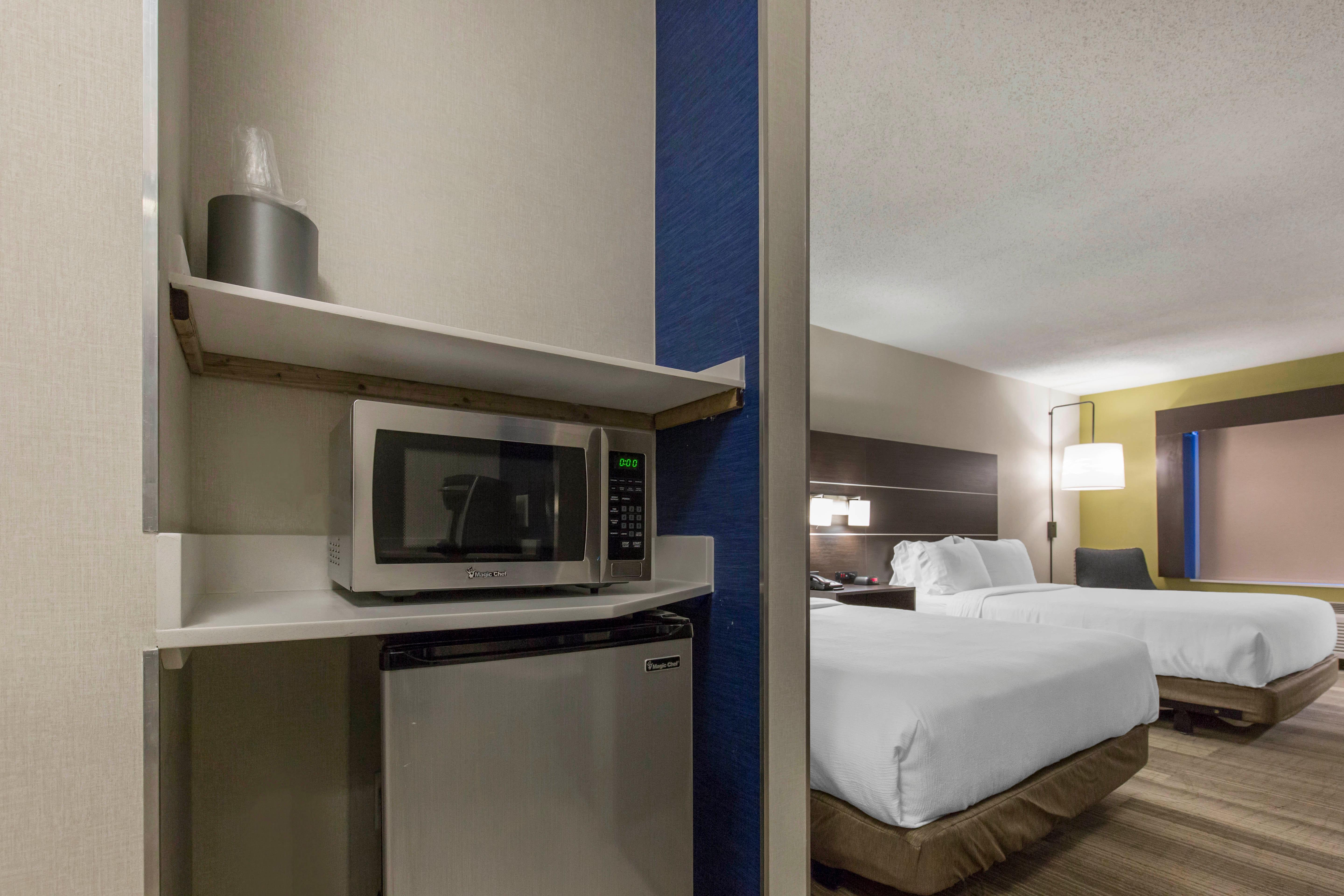 Holiday Inn Express And Suites Chicago West - St Charles By Ihg Saint Charles Exterior photo