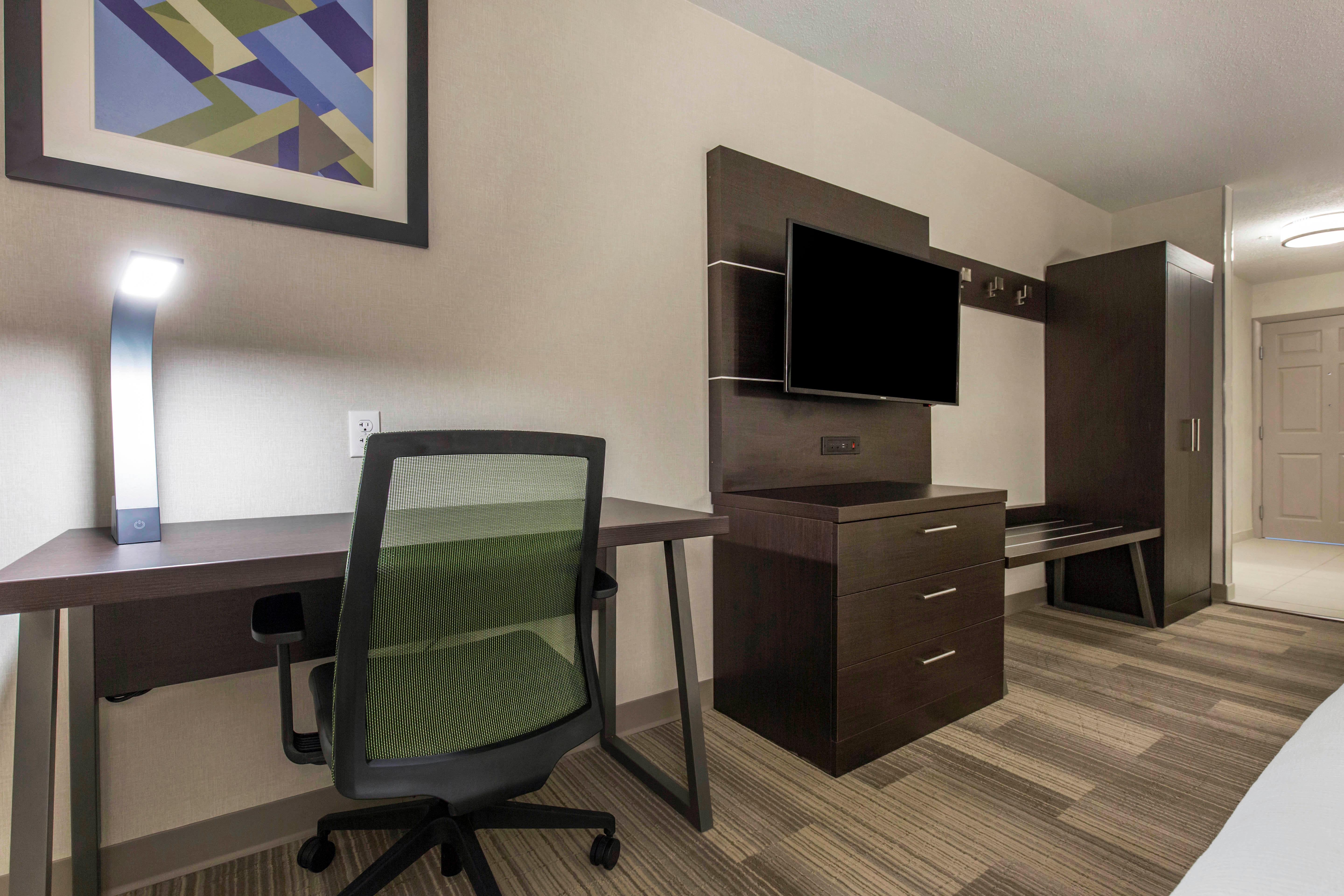 Holiday Inn Express And Suites Chicago West - St Charles By Ihg Saint Charles Exterior photo