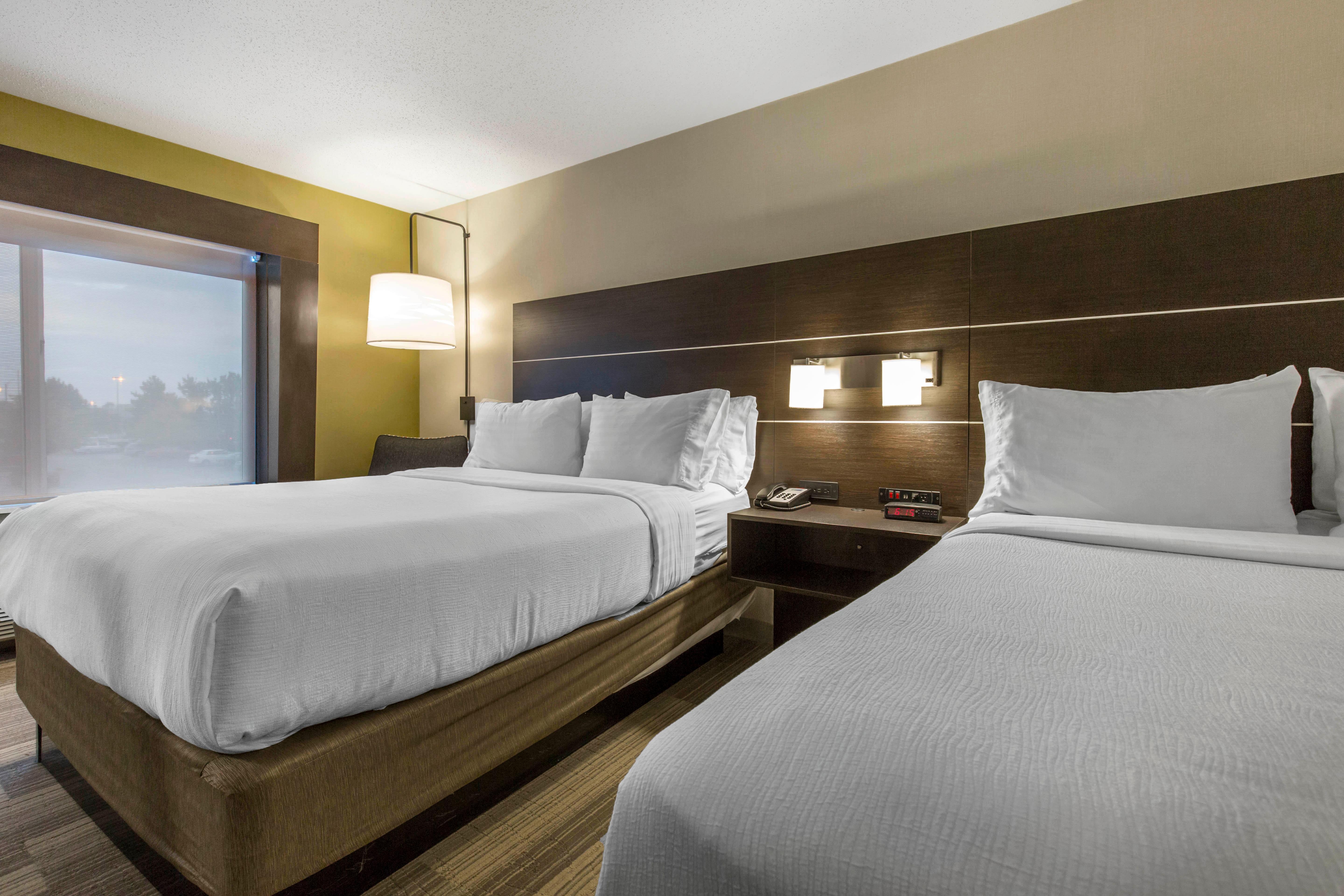 Holiday Inn Express And Suites Chicago West - St Charles By Ihg Saint Charles Exterior photo