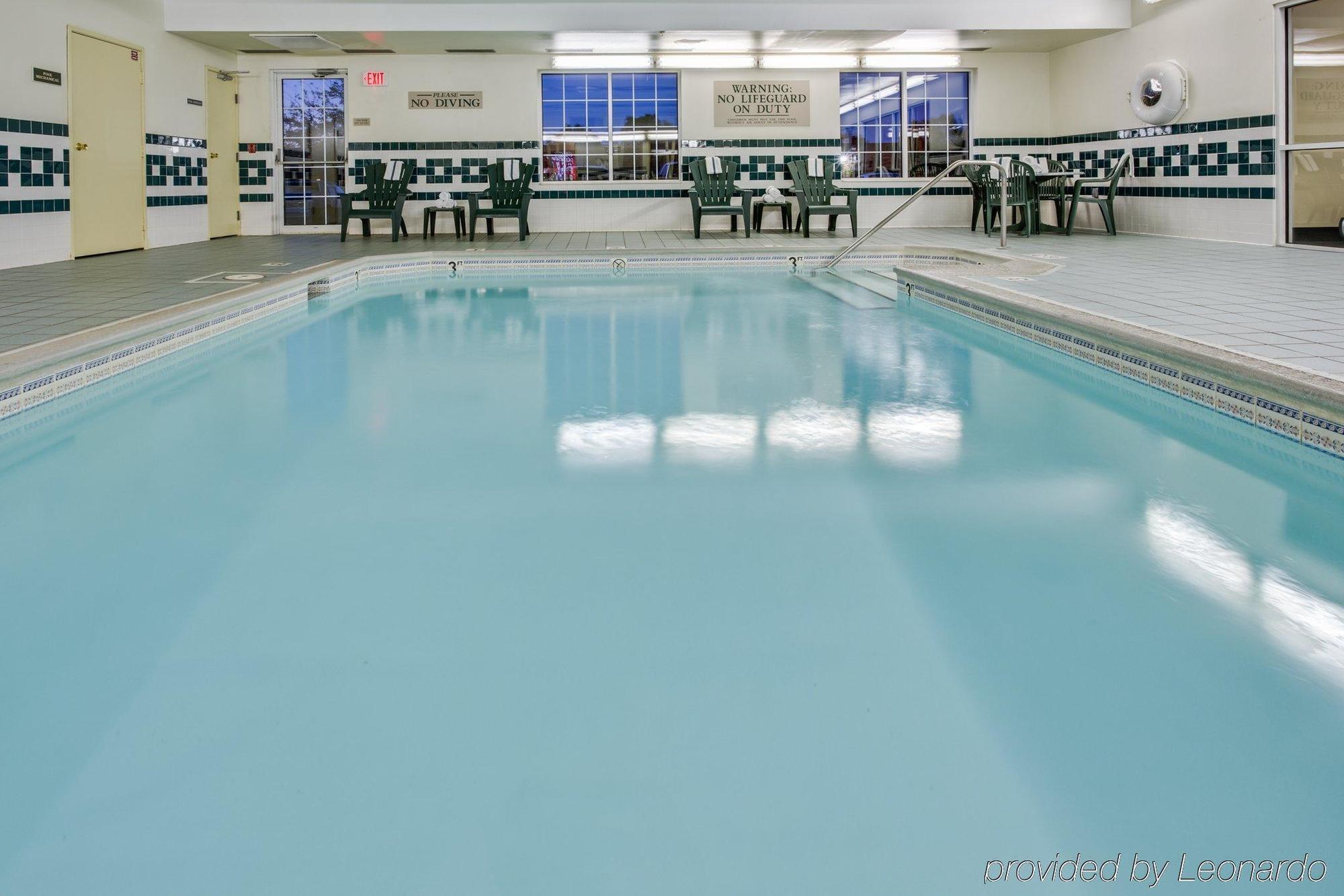 Holiday Inn Express And Suites Chicago West - St Charles By Ihg Saint Charles Exterior photo