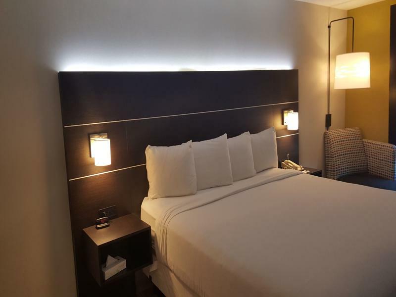 Holiday Inn Express And Suites Chicago West - St Charles By Ihg Saint Charles Exterior photo